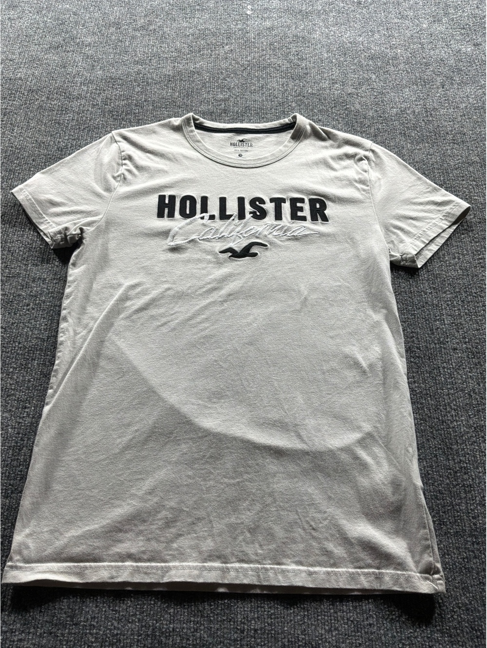 Hollister California 100% Cotton T-Shirt Size Small